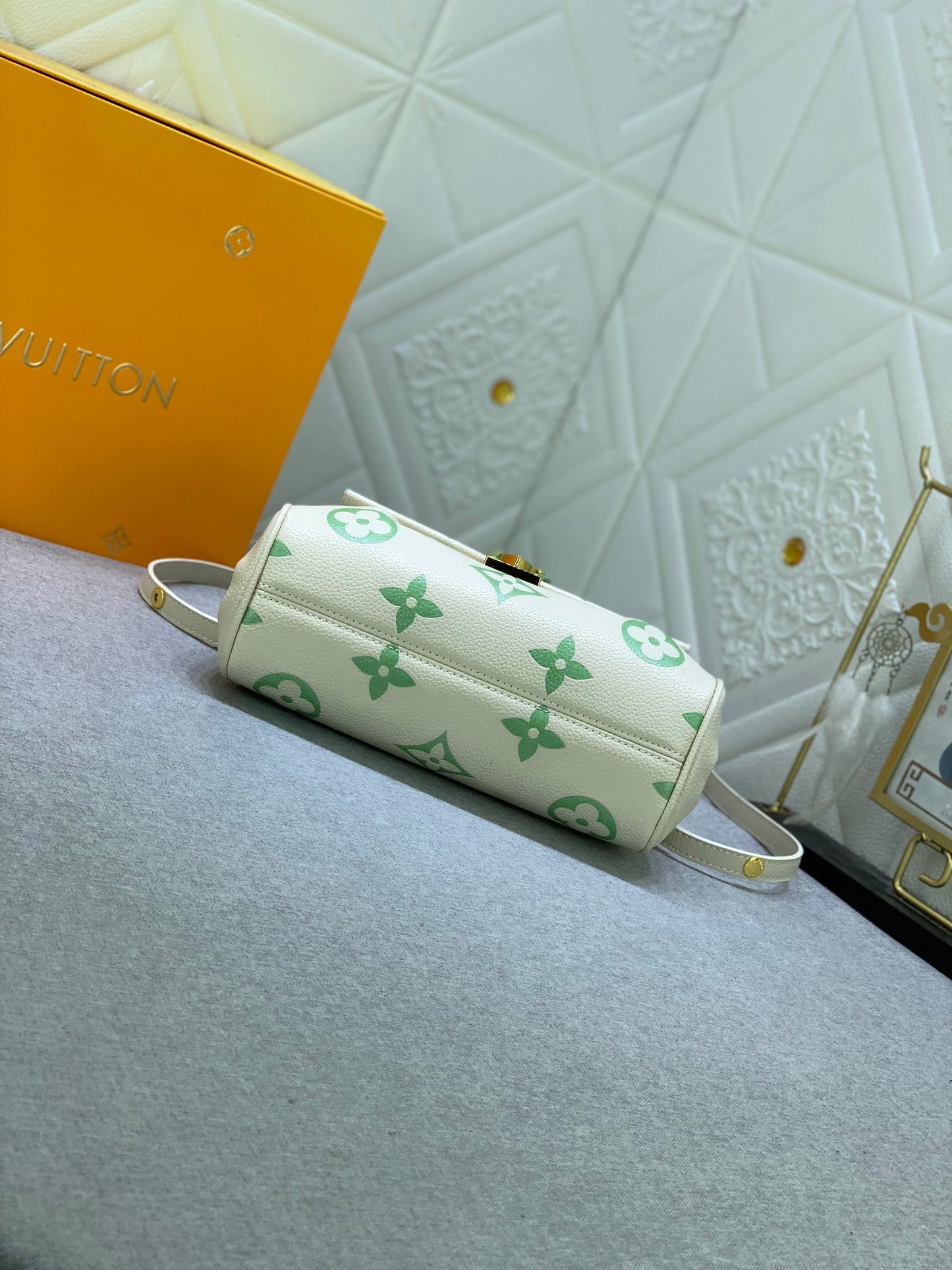 2XR363BDE Stylish leather bag 