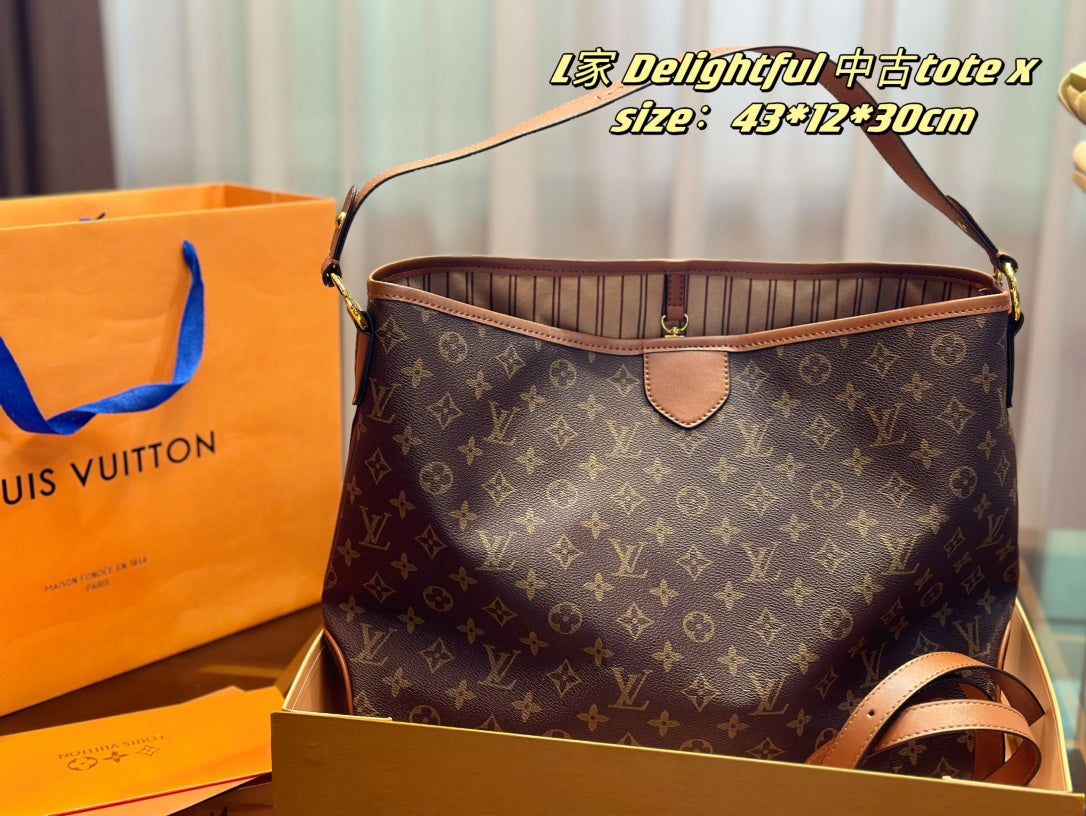 6XE213BDE Stylish leather bag 