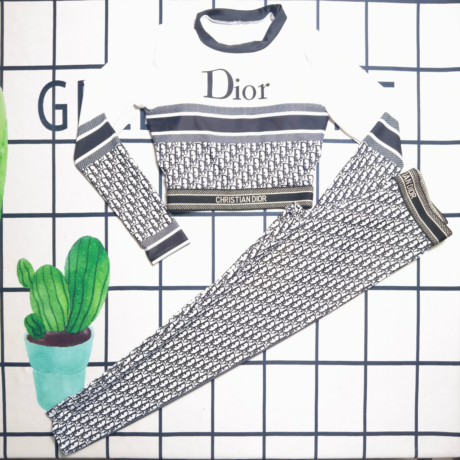 14D141YDE Stylish Long sleeve swimsuit