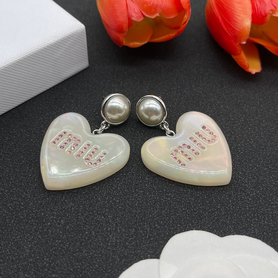 14A516EDE Stylish Earrings