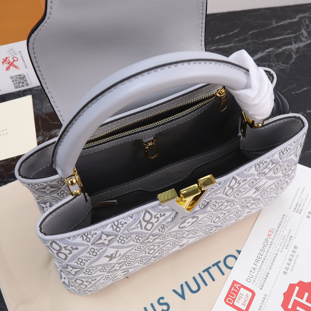 1XE441BDE Stylish leather bag