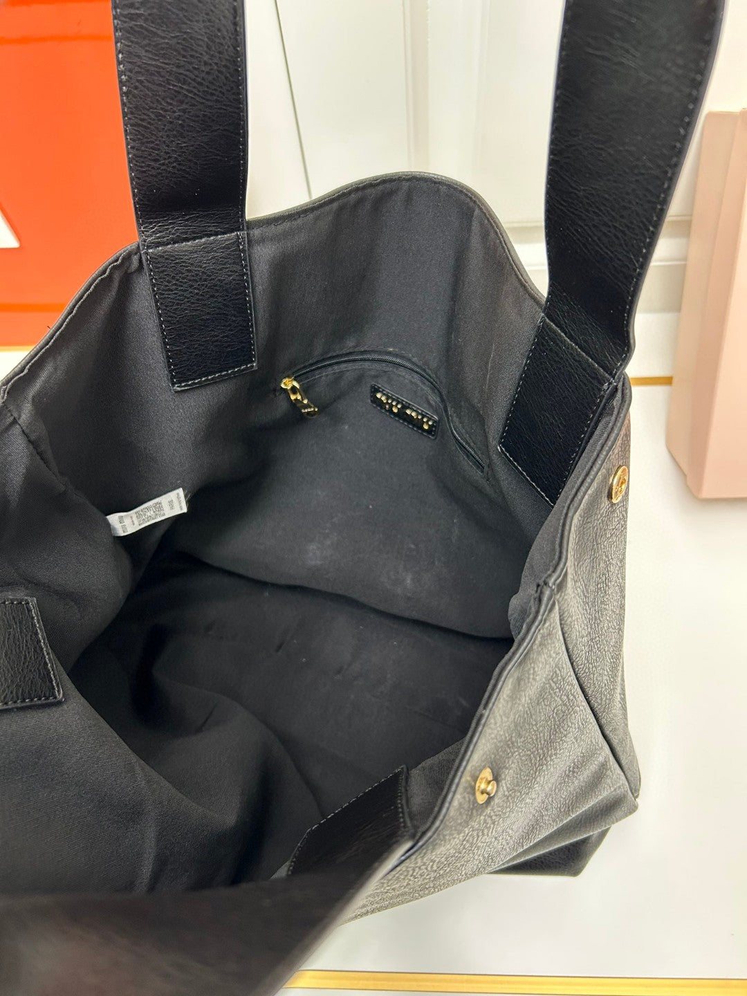 1XC379BDE Stylish leather bag 