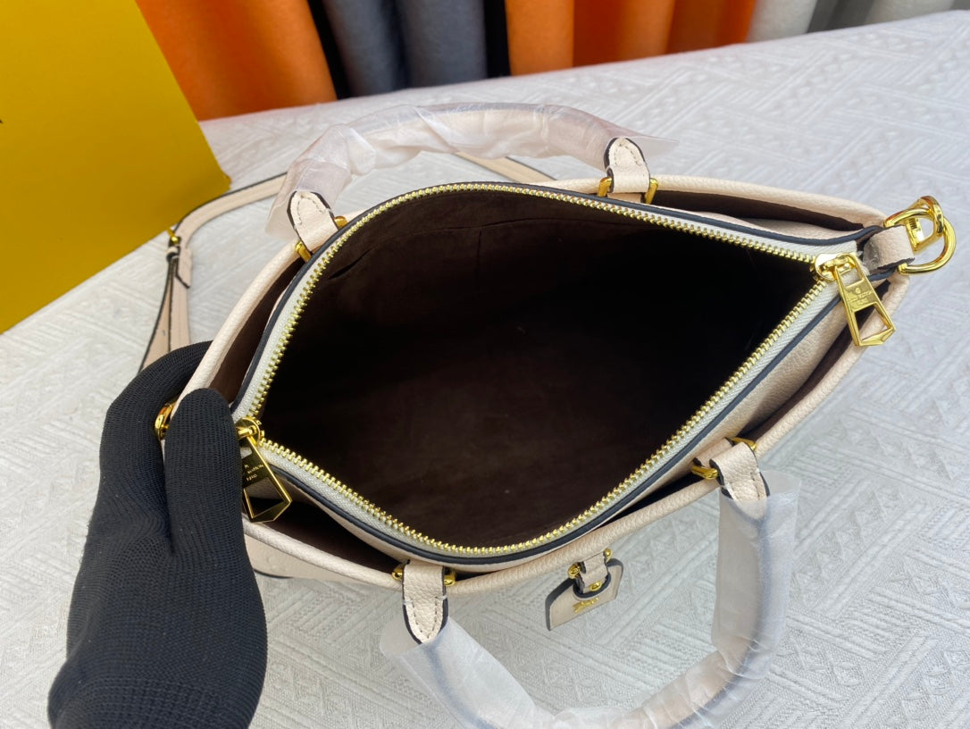 2XE174BDE Stylish leather bag 