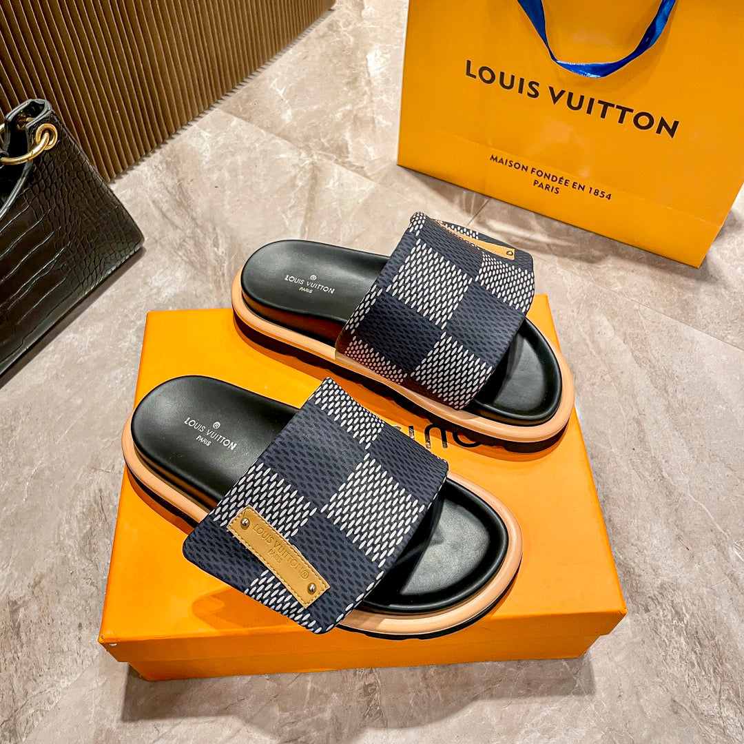 14E211ZDE Stylish Slippers