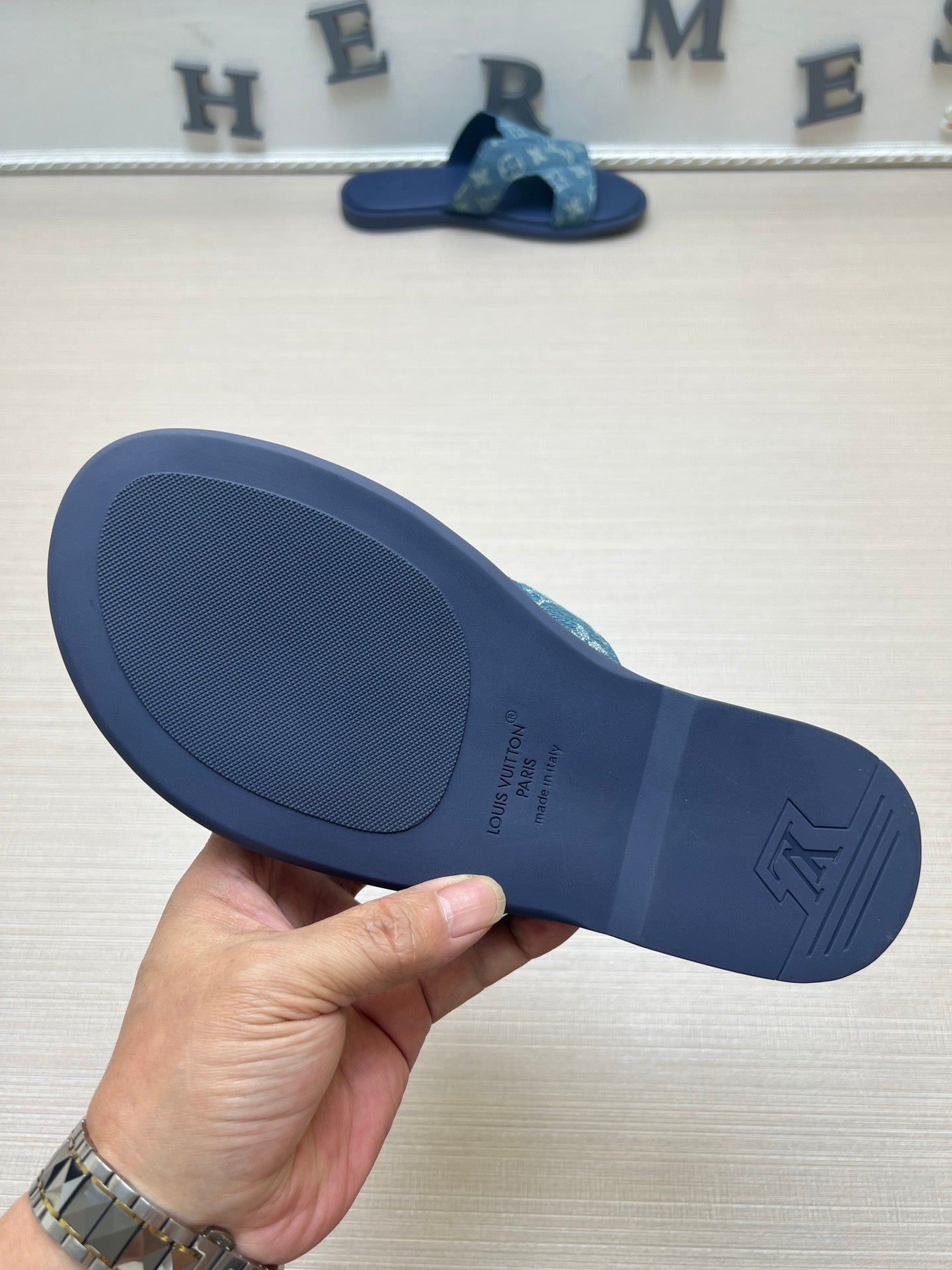 54E22ZDE Stylish slippers