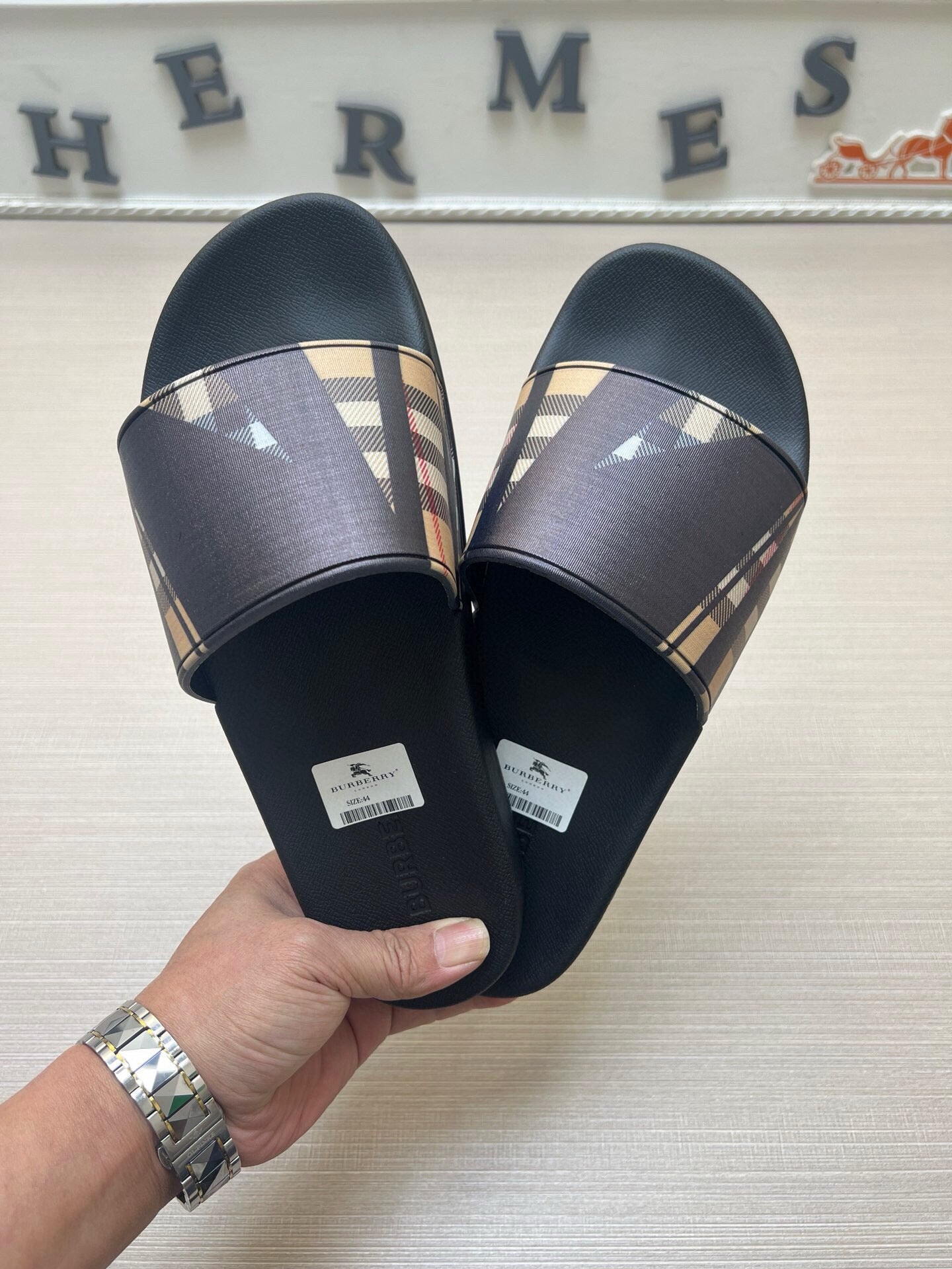 535ZR251ZDE Stylish Slippers