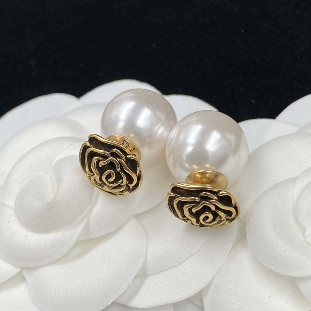 1YD232EDE Stylish Earrings