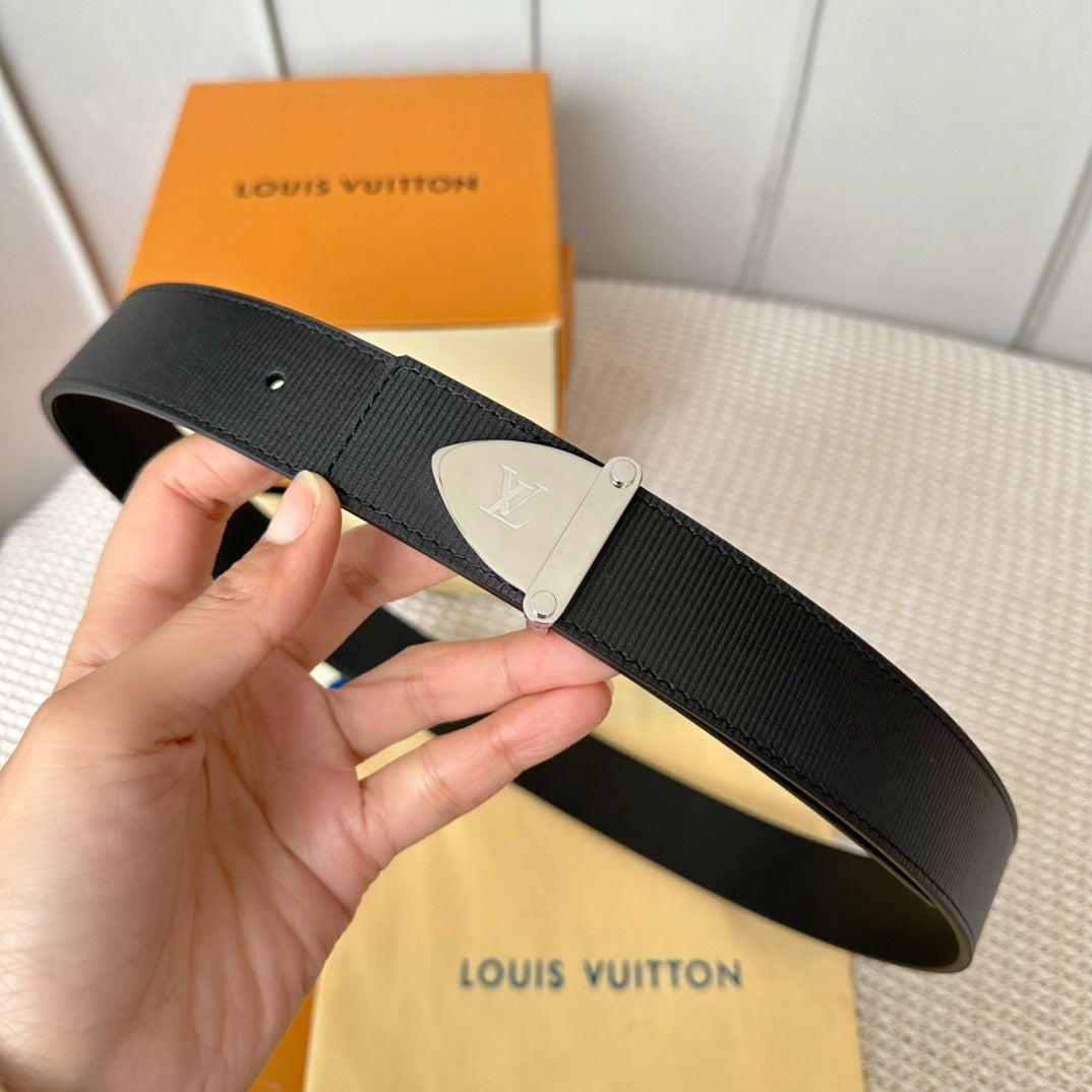 14E136PDE Stylish  High quality belt With full package