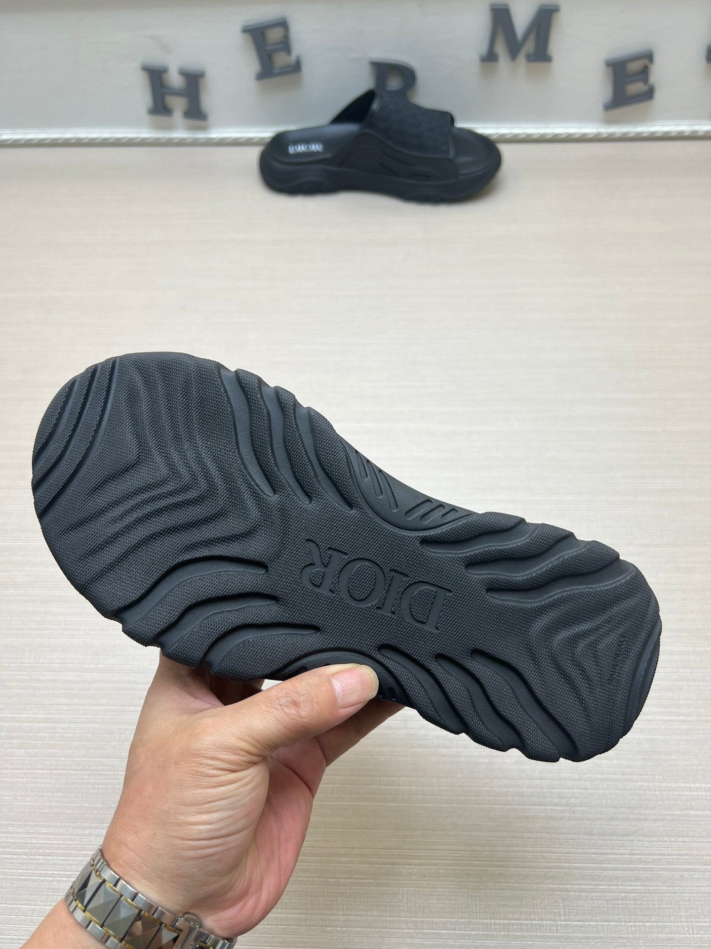 54D8ZDE Stylish slippers