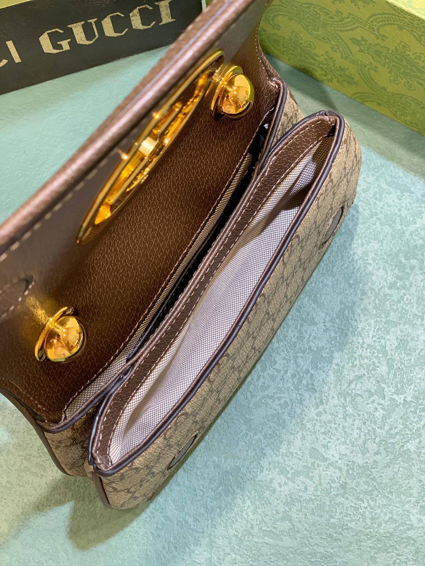 1XB136BDE Stylish leather bag 