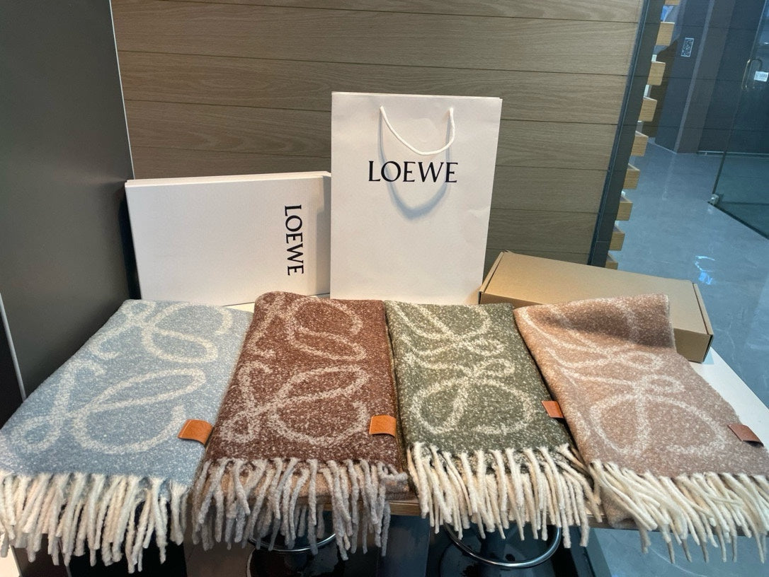 185ZA31WDE Stylish Winter Scarves