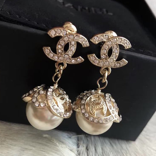 1NC42EDE Stylish Earrings