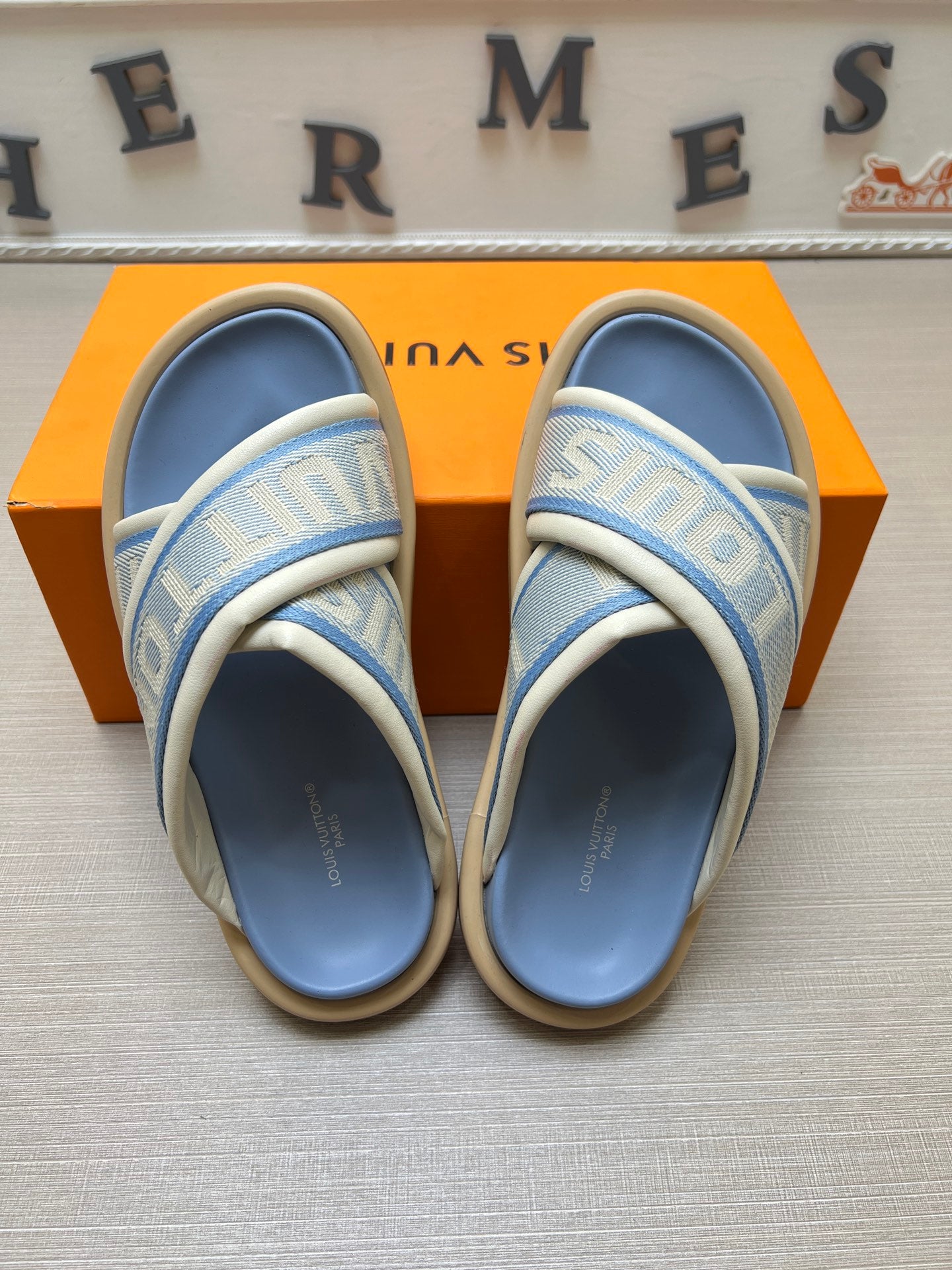 535ZE270ZDE Stylish Slippers