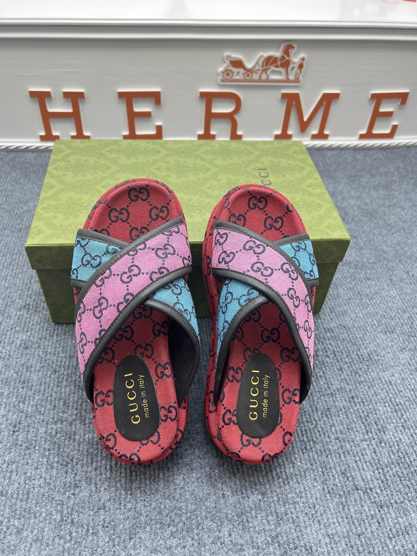 5YB69ZDE Stylish Slippers