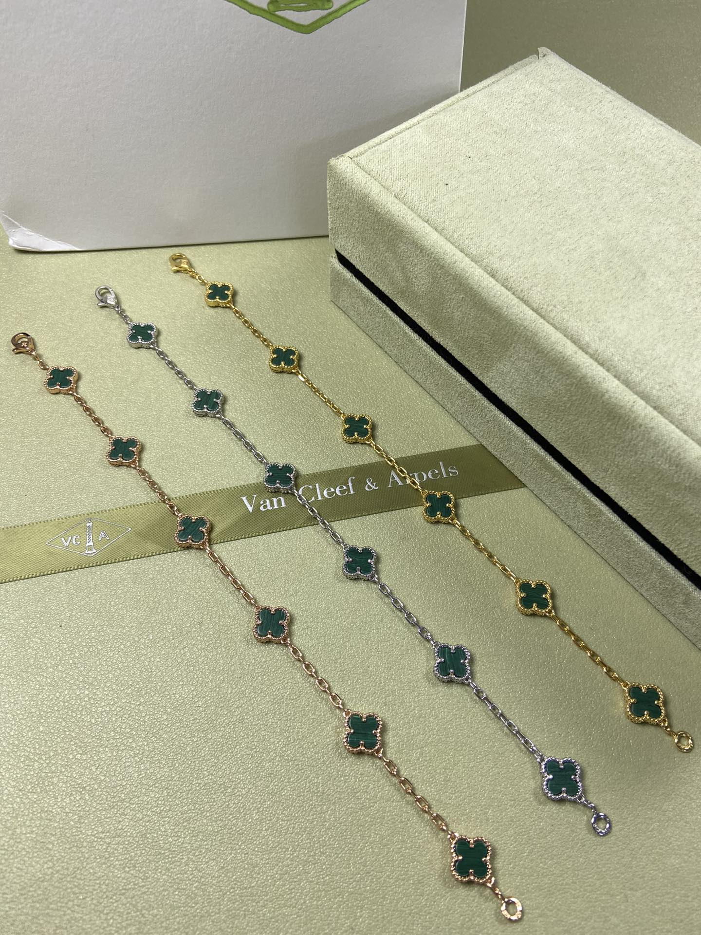 5XVA183KDE Stylishbracelets 6 flowers mini size 0.9cm flower