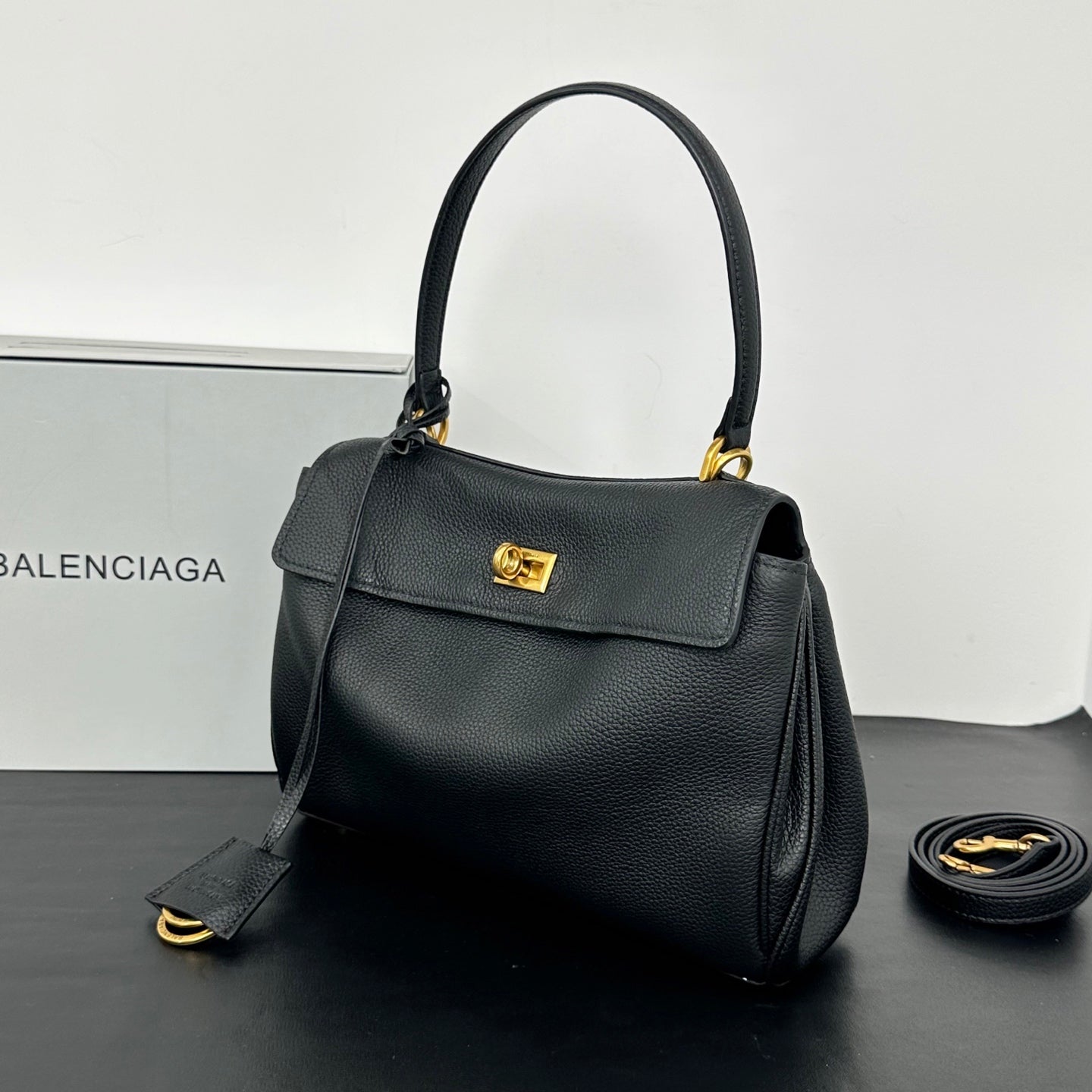 15XJ4BDE Stylish leather bag