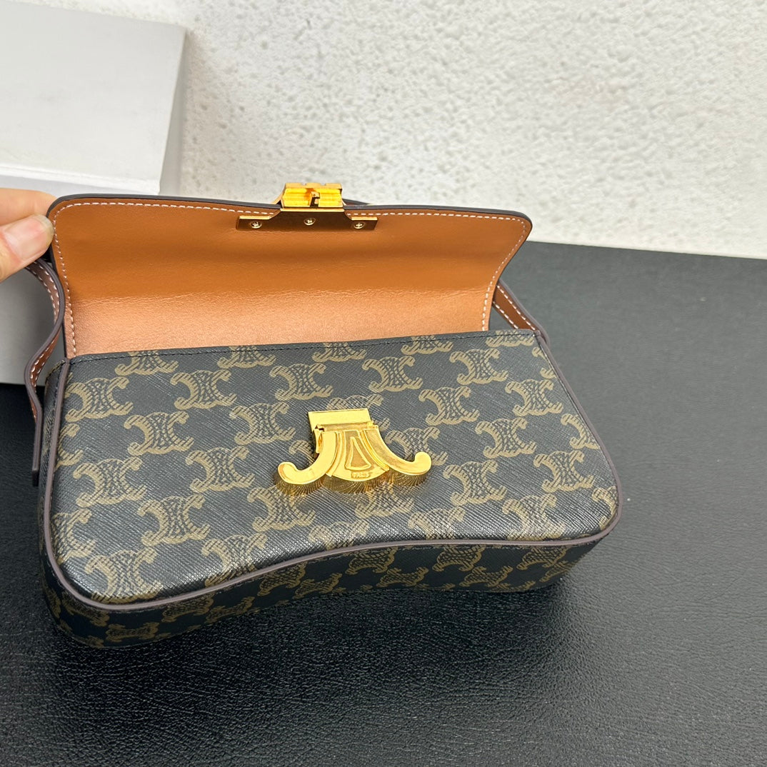 1XE271BDE Stylish leather bag 