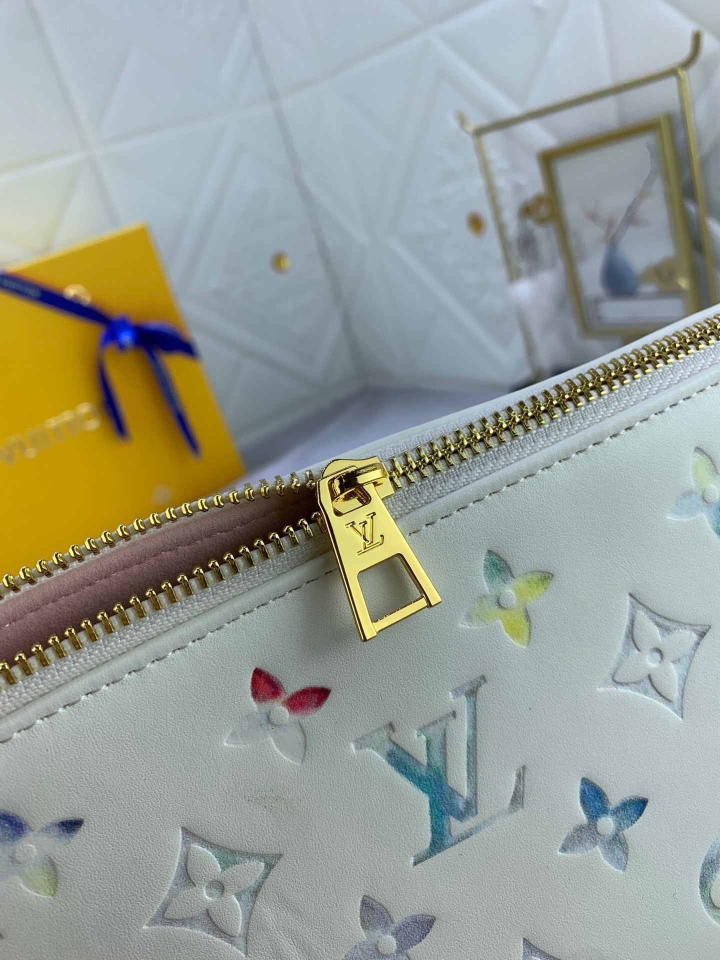 2XE39BDE Stylish leather bag 