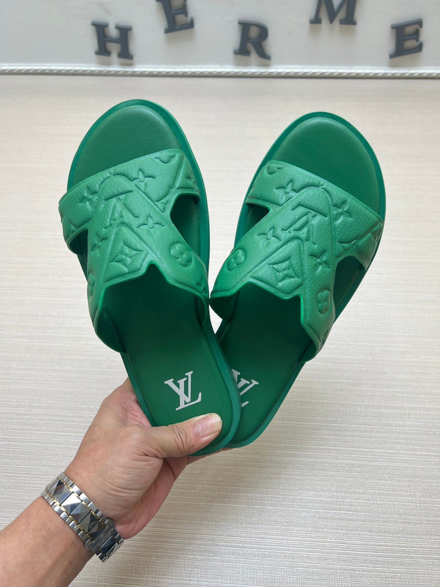 54E22ZDE Stylish slippers