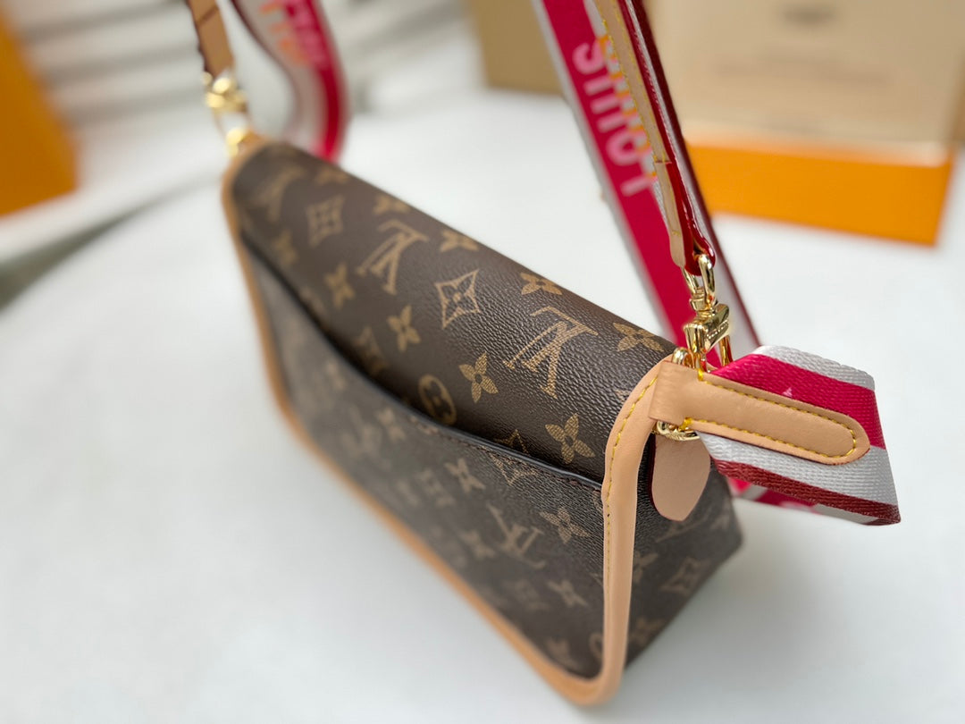 2XE028BDE Stylish leather bag 