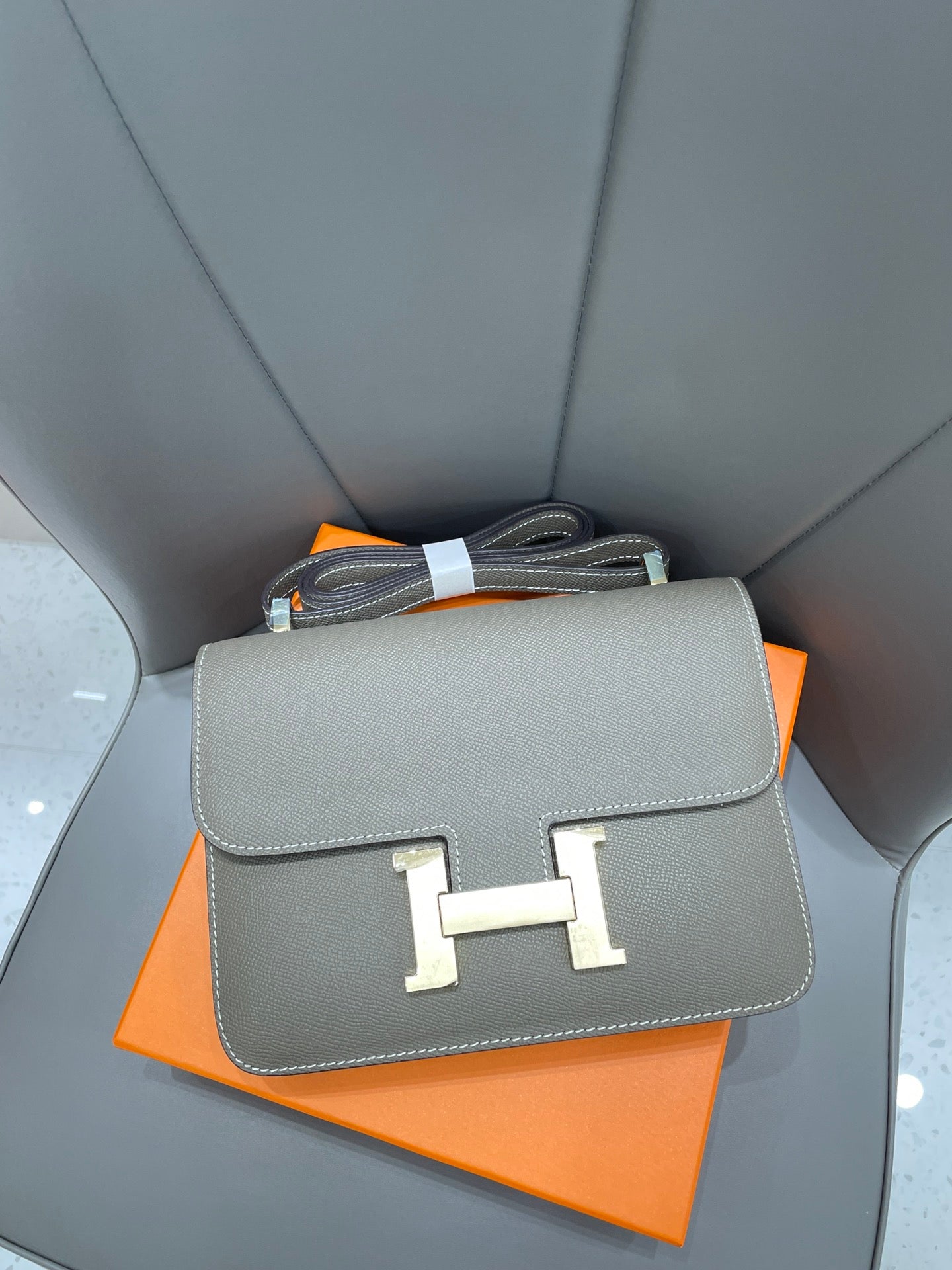 155NH64BDE Stylish leather bag