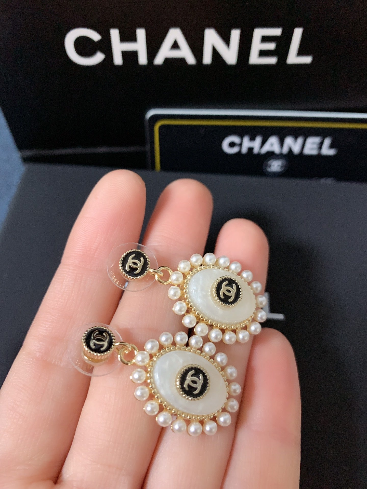 14C87EDE Stylish Earrings