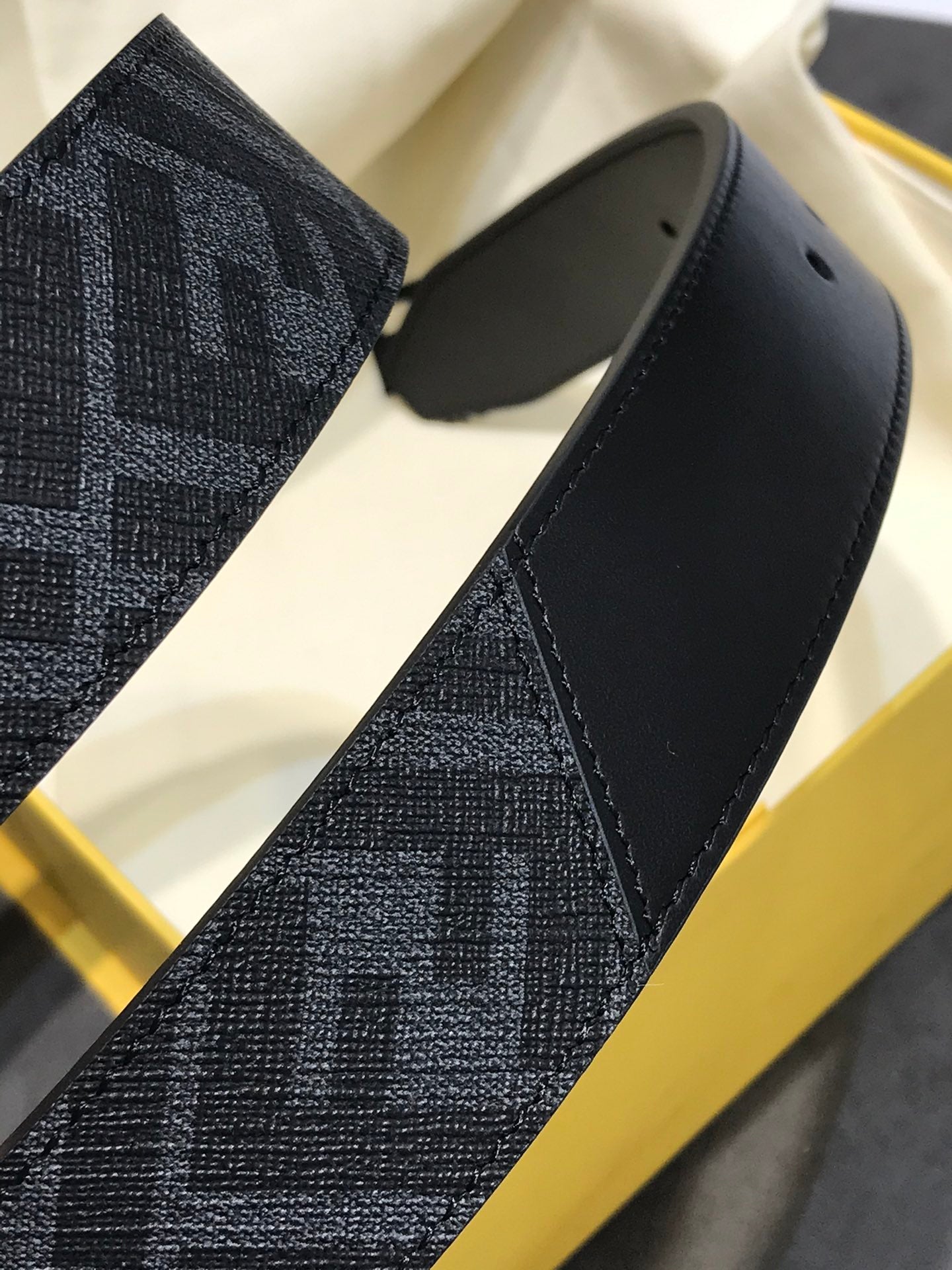 14F79PDE Stylish  High quality belt With full package