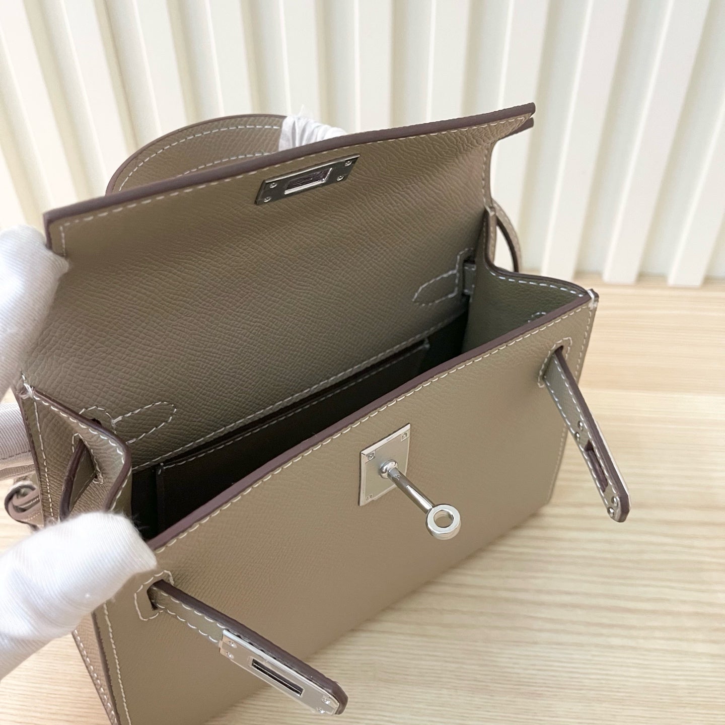 2WH27BDE Stylish leather bag