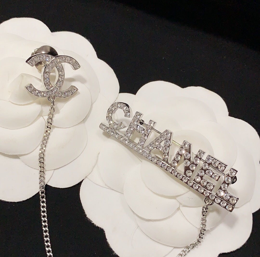 14C227XDE Stylish  Brooch