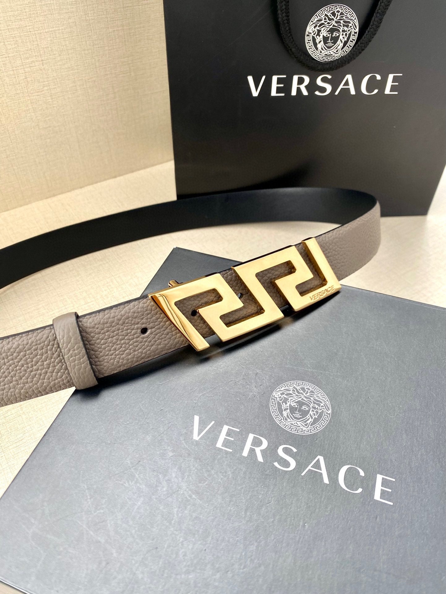 1WV166PDE Stylish  High quality belt With full package