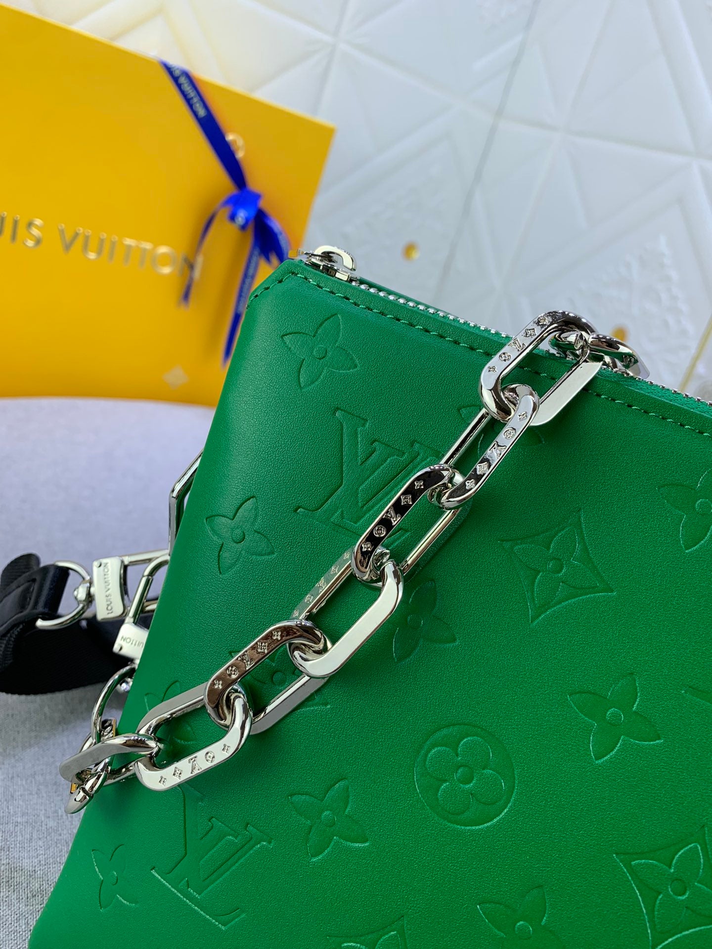 2XE40BDE Stylish leather bag 