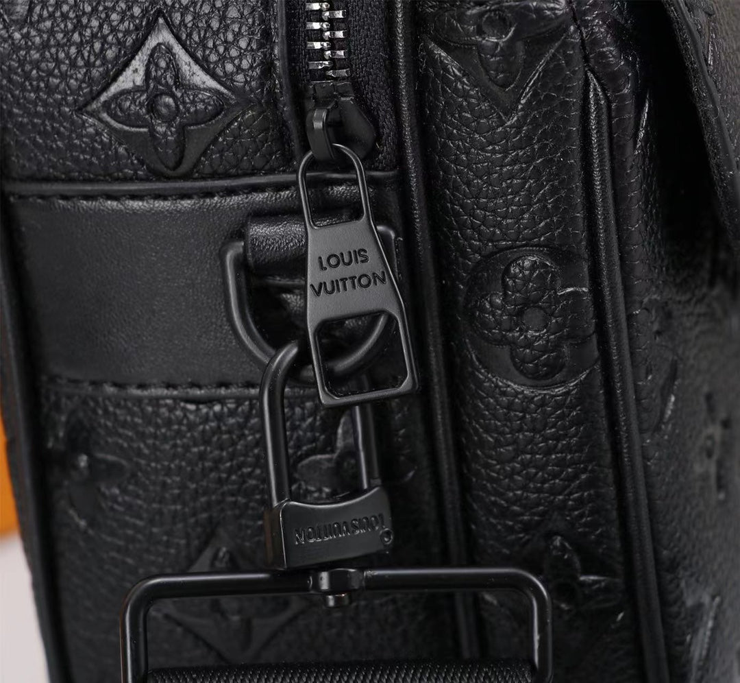 2XE137BDE Stylish leather bag 