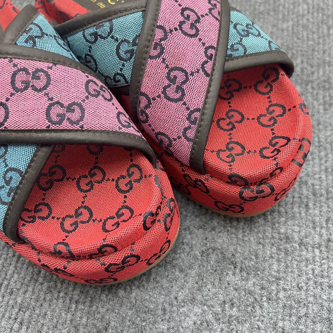 5YB69ZDE Stylish Slippers