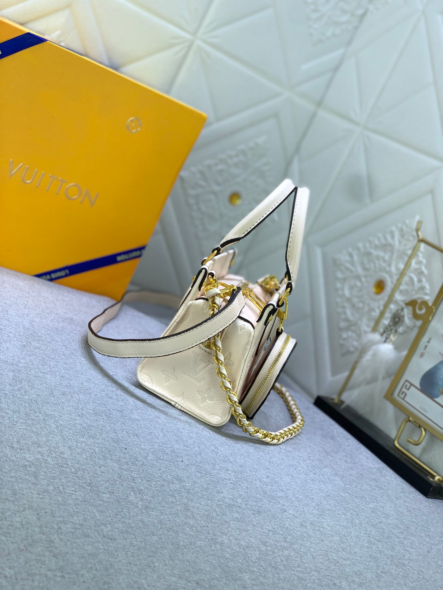 2XE320BDE Stylish leather bag 