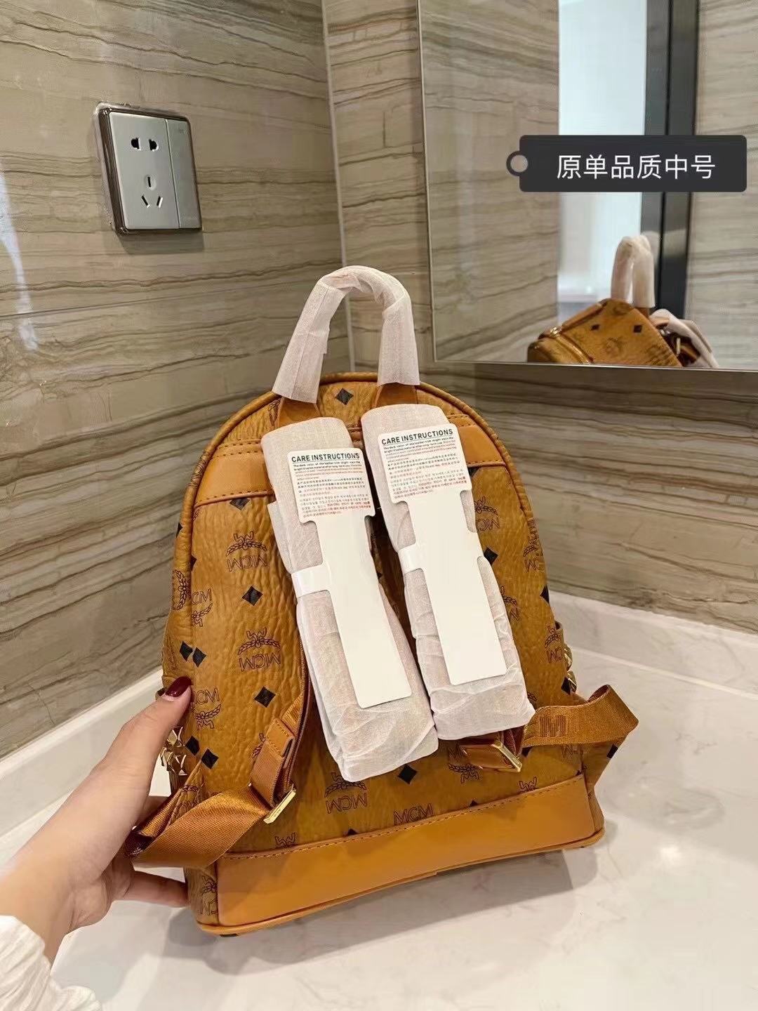 2XM332BDE Stylish leather bag 