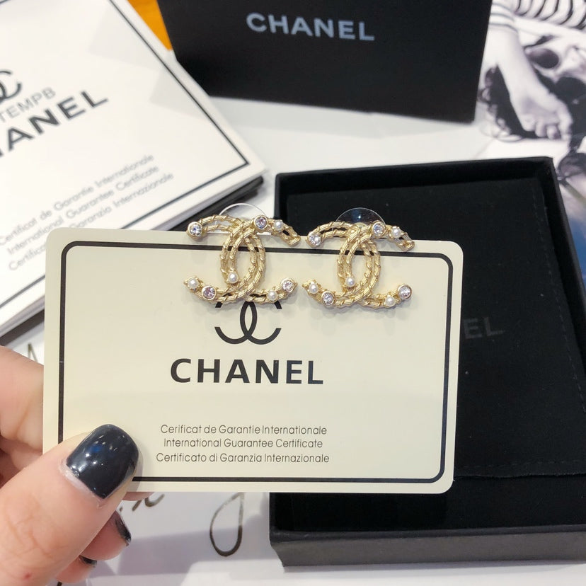 14C89EDE Stylish Earrings