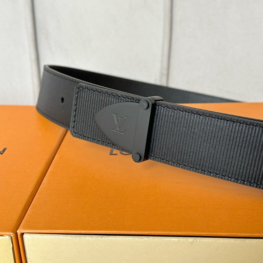 14E136PDE Stylish  High quality belt With full package
