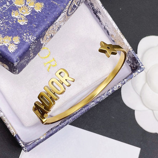 3D402KDE Stylish Bracelets