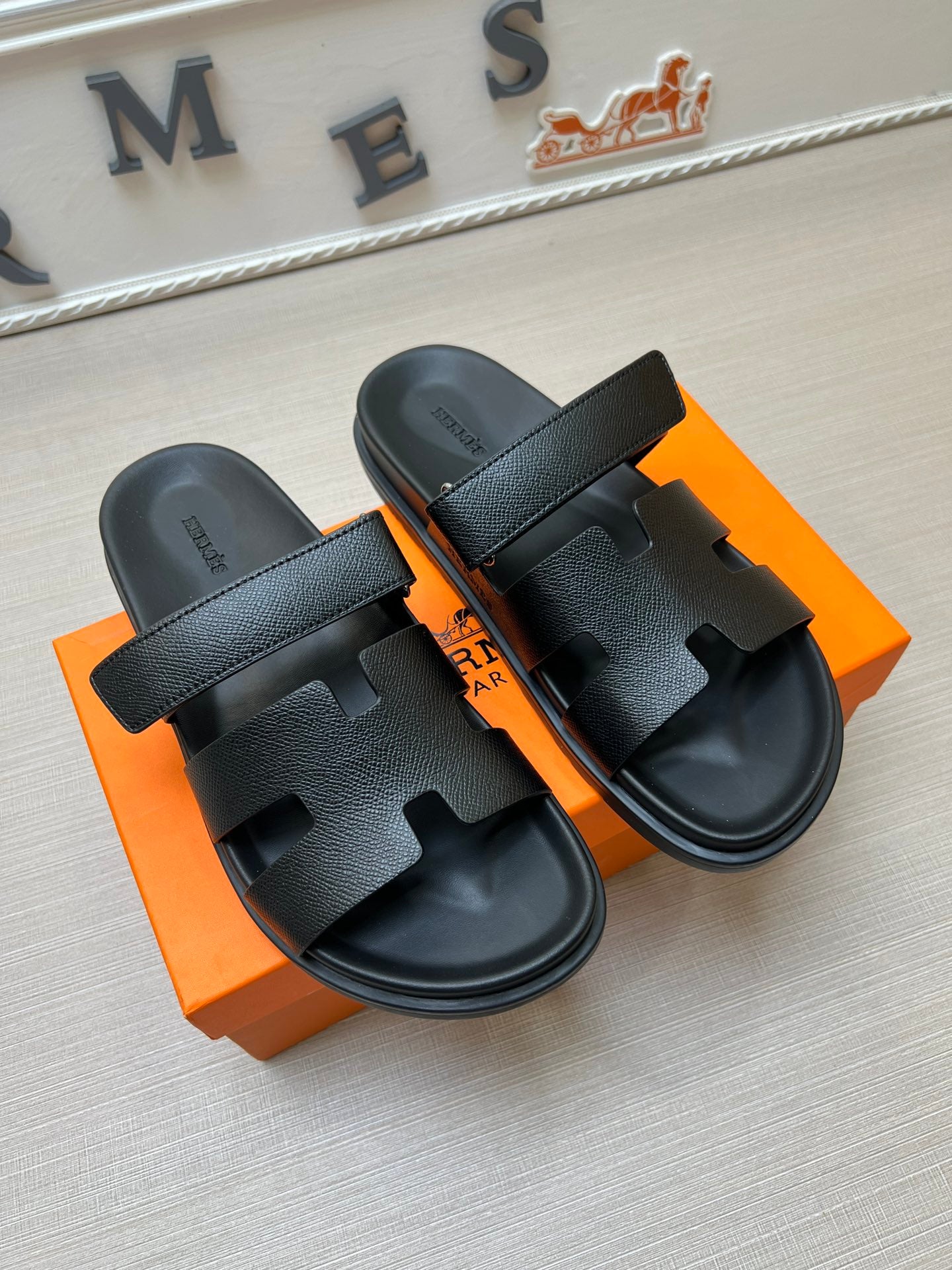 54H1ZDE Stylish slippers