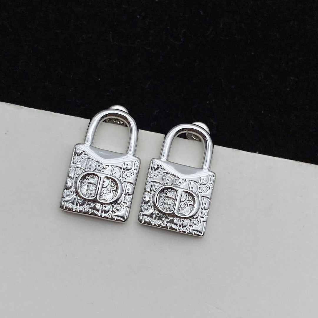 1YD189XDE Stylish Necklaces