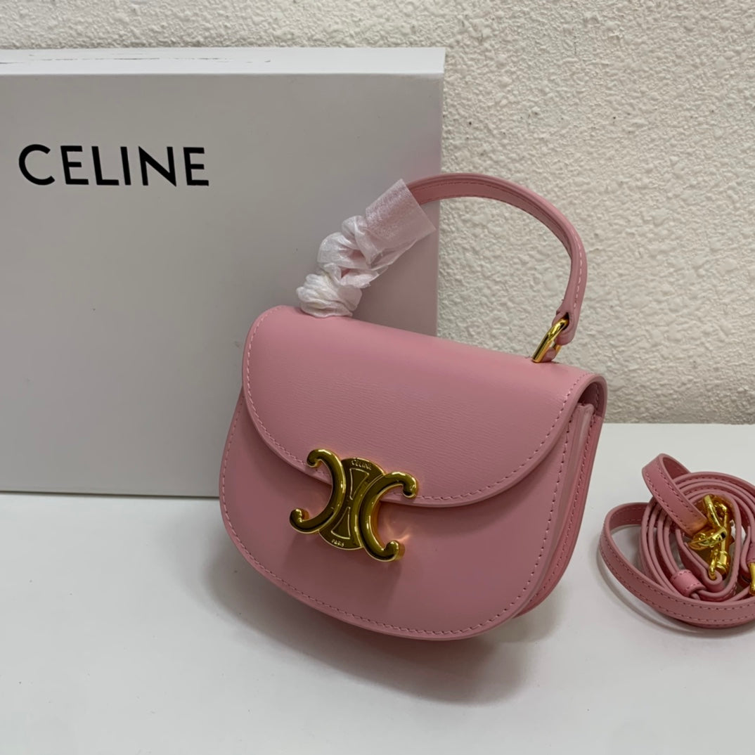 1XCL40BDE Stylish leather bag 