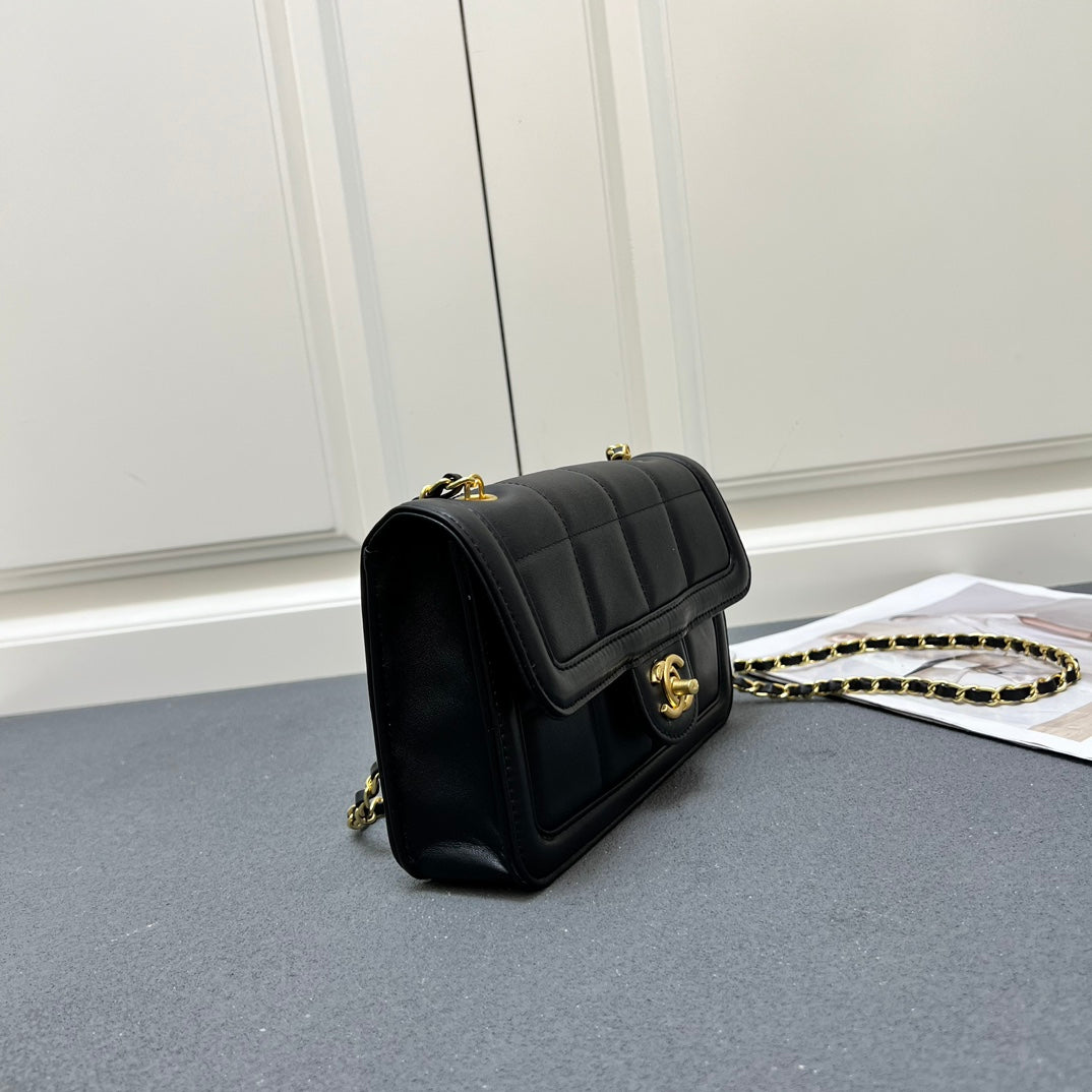 2WC15BDE Stylish leather bag