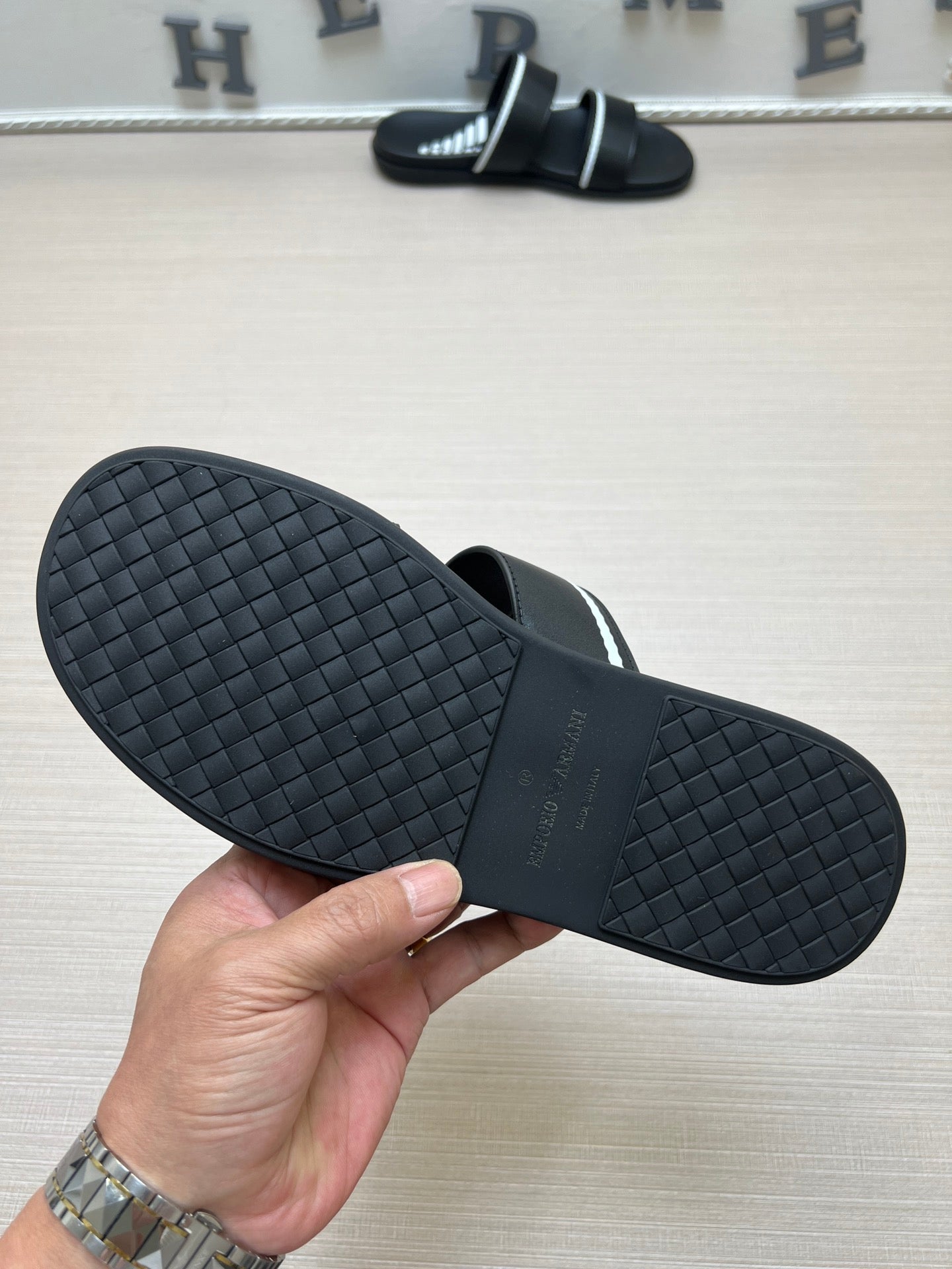 54A102ZDE Stylish slippers