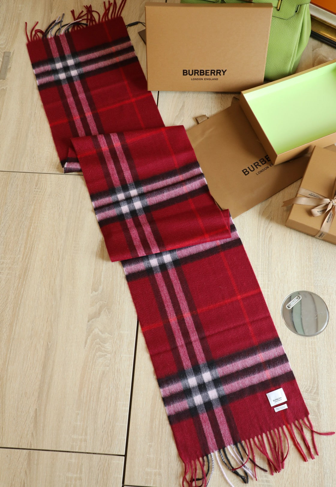 185ZR1WDE Stylish Winter Scarves