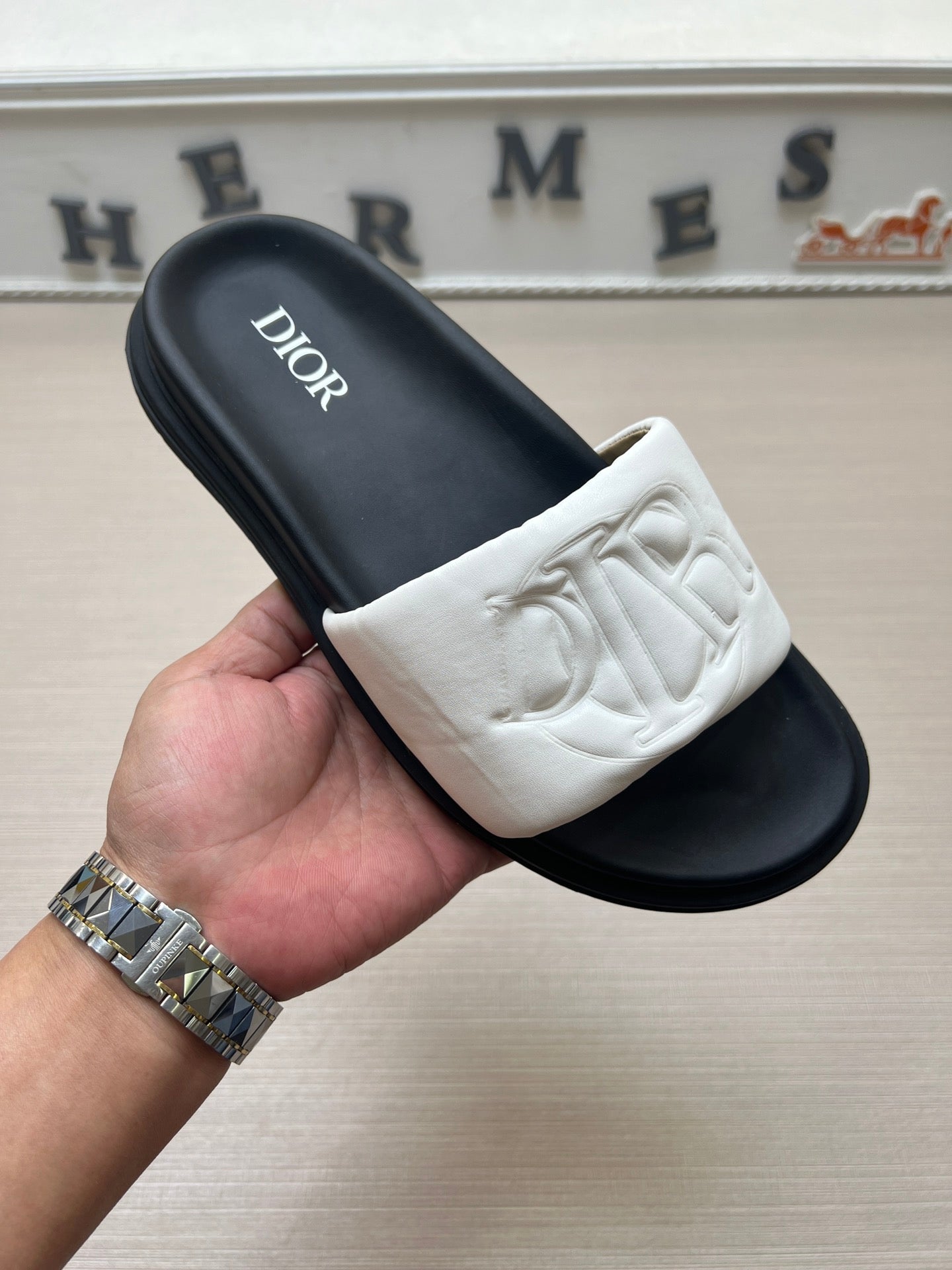 54D167ZDE Stylish leather slippers