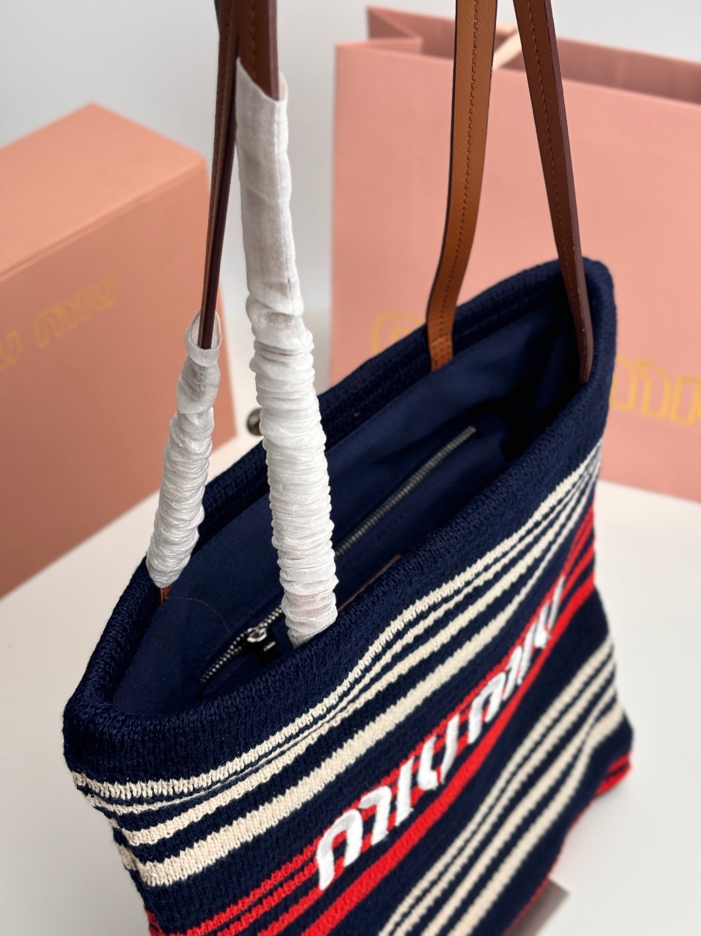 1XA77BDE Stylish Woven Bag