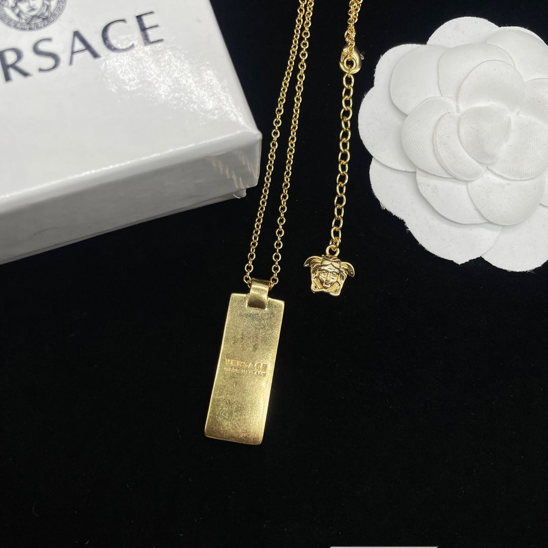 175RV63XDE Stylish  Necklaces
