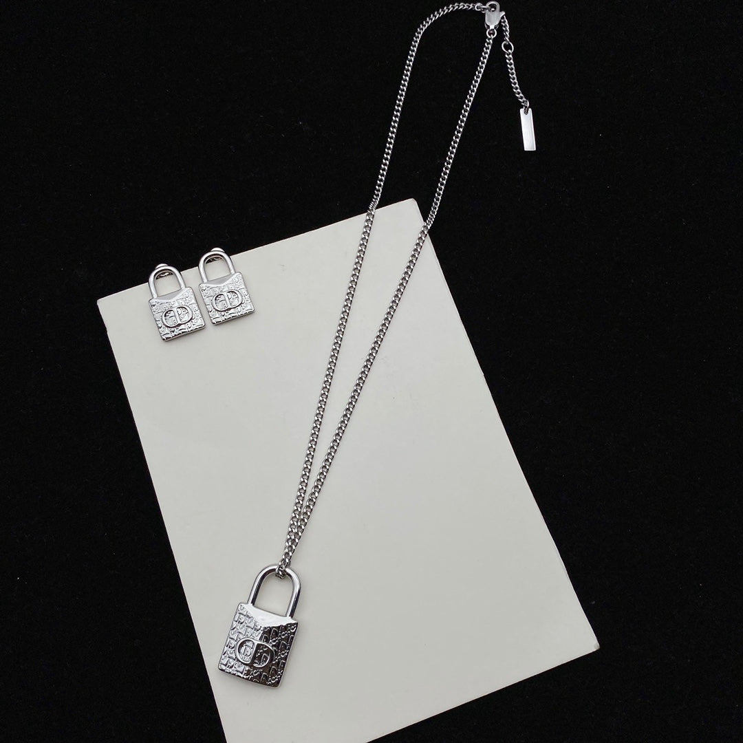1YD189XDE Stylish Necklaces