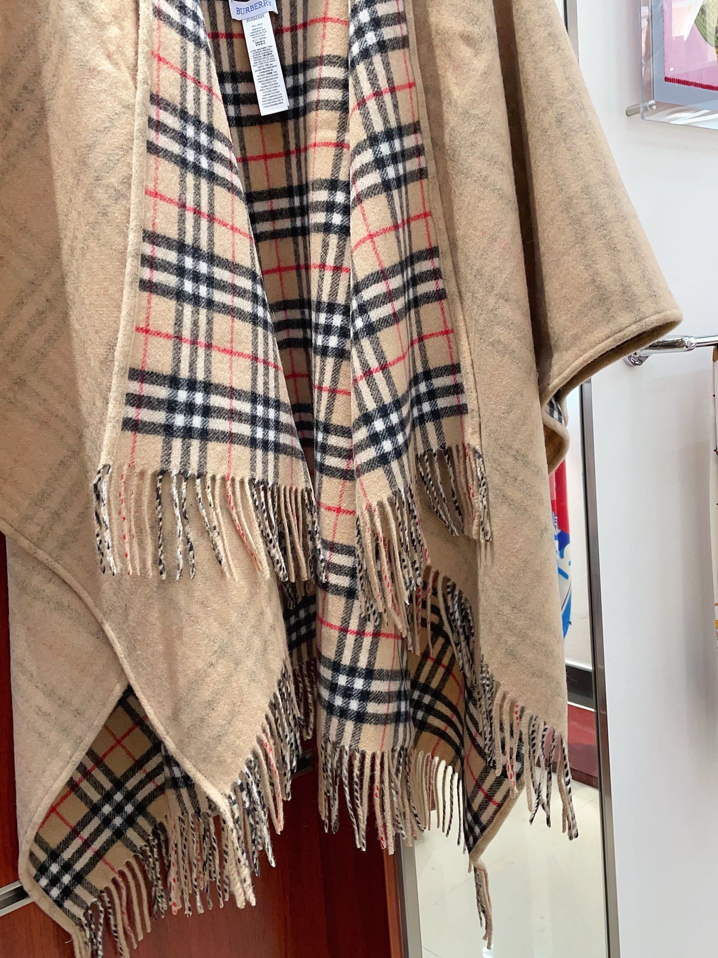 185ZR48WDE Stylish cape