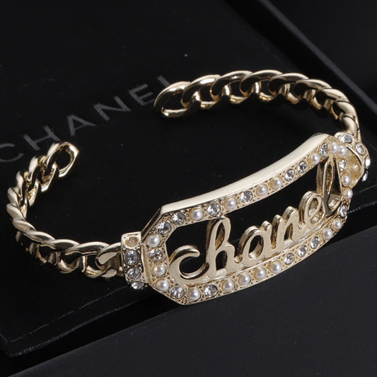 1YC17KDE Stylish Bracelets